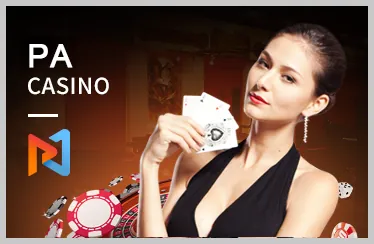 Dealer xinh đẹp chia bài Baccarat trực tiếp